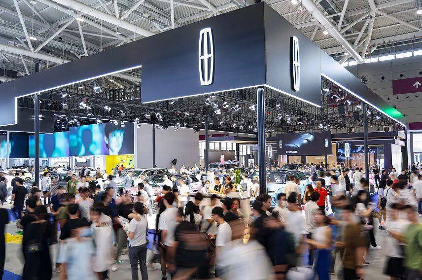 粤港澳大湾区车展映射区域性车展火爆