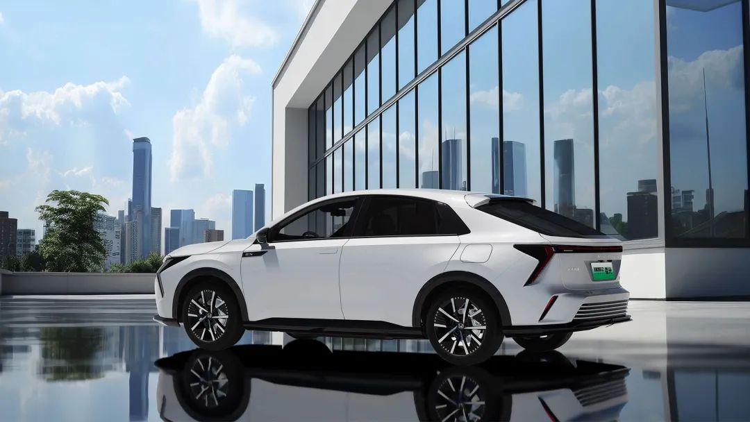 东风honda猎光,给出了正确的“卷”法!