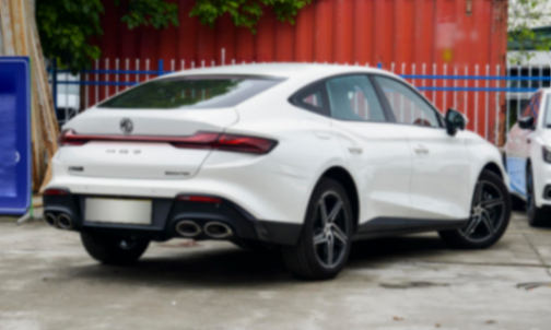 定位中型车,起售价仅11.98万,mg7这么卷,值得选吗
