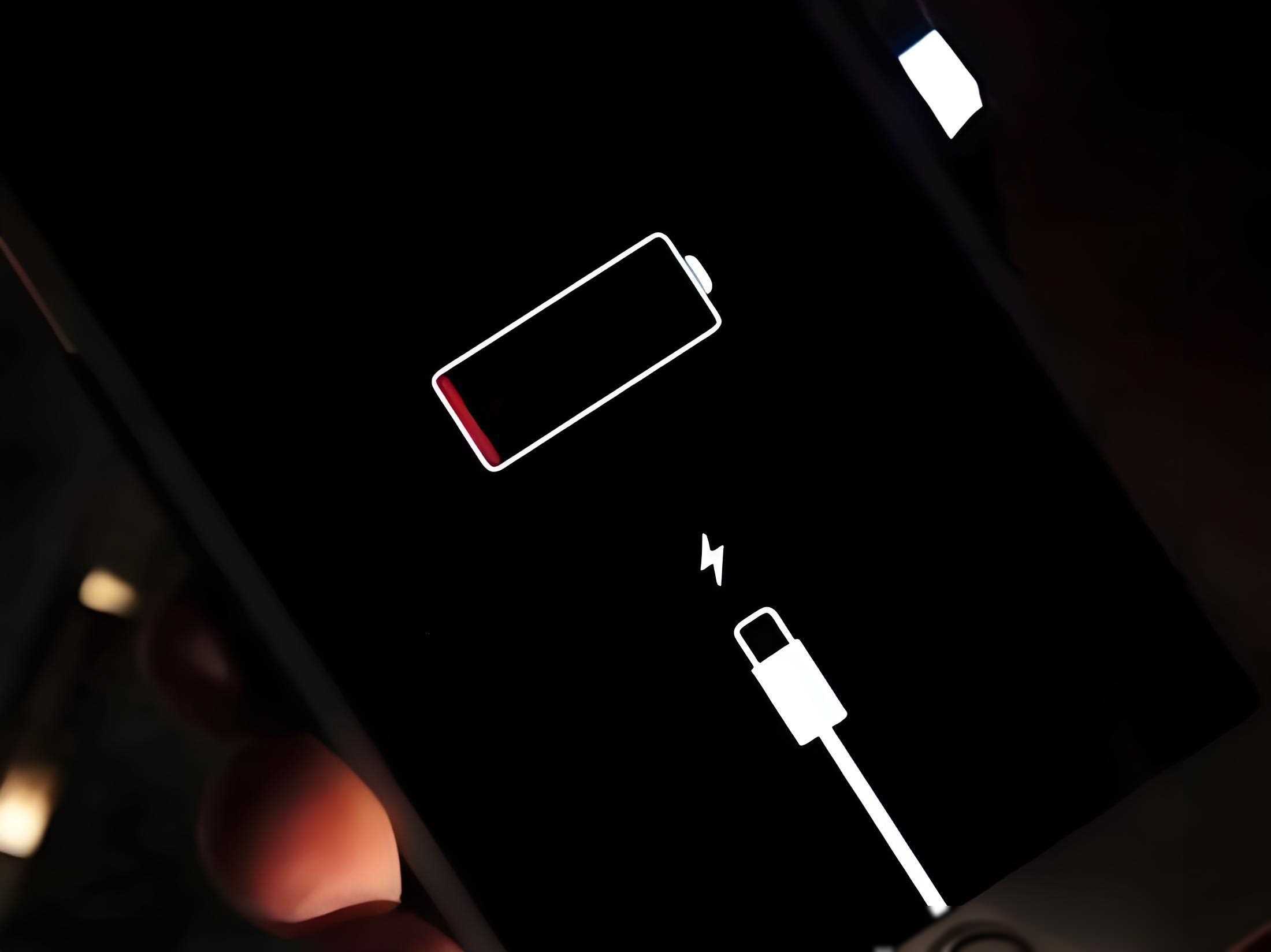 iphone电量焦虑:一直被“电池健康”误导,它并非换电池的