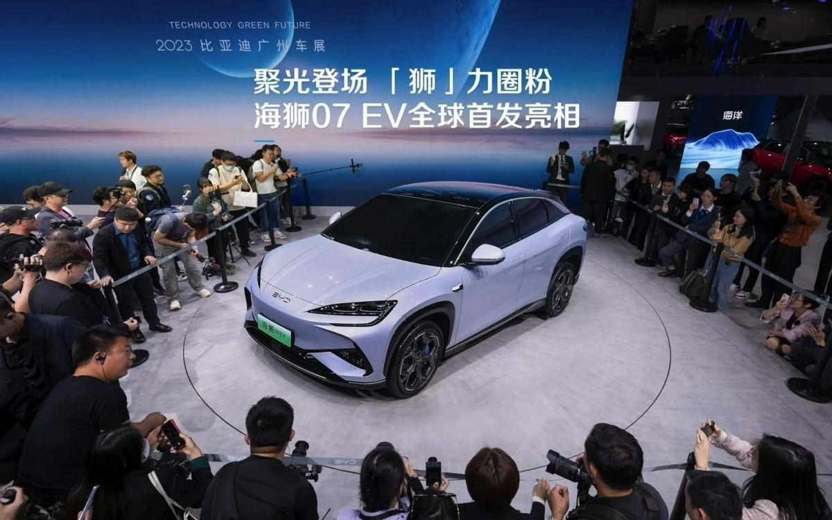 第五代dm还不是最厉害的!比亚迪2024年大动作都在这了